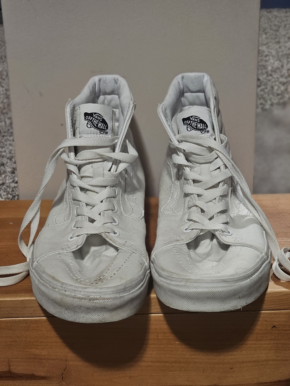 Vans Classic High Top Sneakers in White Mes 10.5/Womens 12